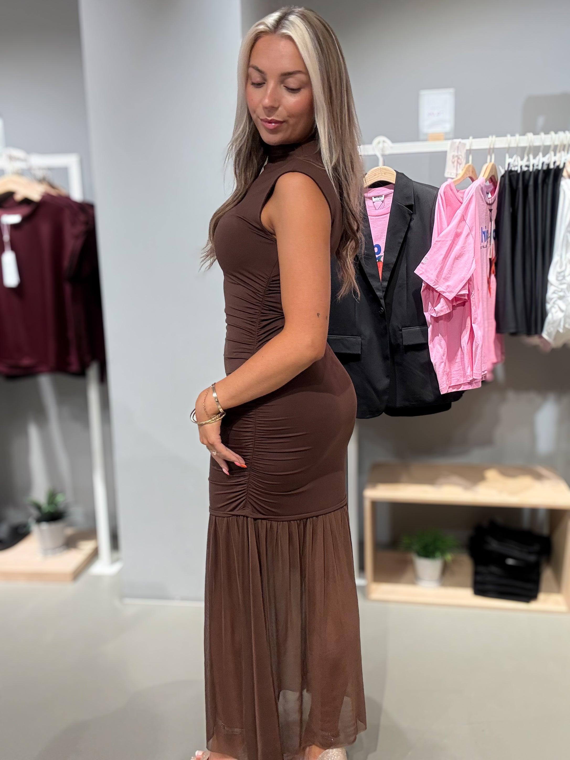 VIKENZA Long Dress - Shaved Chocolate